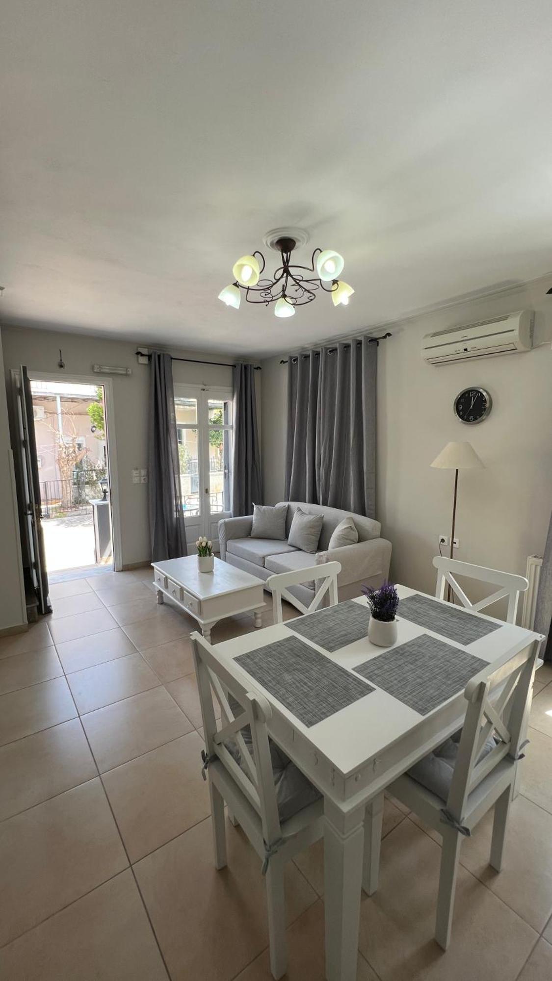 Coastline Villa Petra  Dış mekan fotoğraf